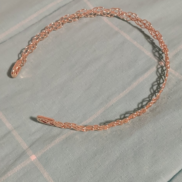 Gold headband - Picture 1 of 2